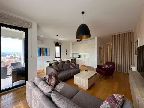 Rent, three bedroom apartment, 95m², City Kvart, Podgorica - image 4