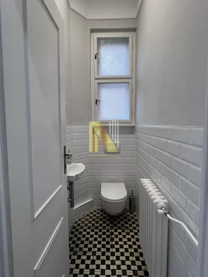 Izdavanje, četvorosoban stan, 123m², Centar, Novi Sad