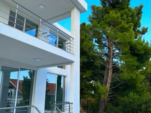 Prodaja, kuća, 220m², Bar, Crna Gora - image 2