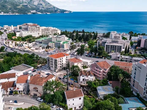 Prodaja, dvosoban stan, 94m², Bečići, Budva - image 1