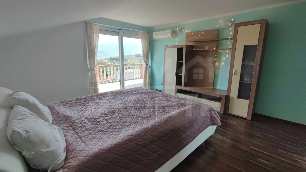 Rent, house, 300m², Tivat, Crna Gora