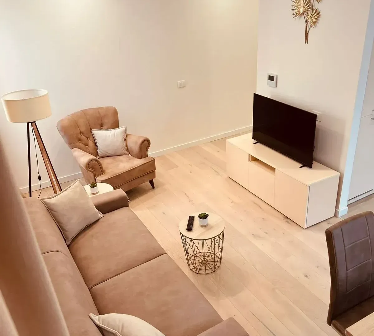 Izdavanje, stan, 80m², Tivat, Crna Gora