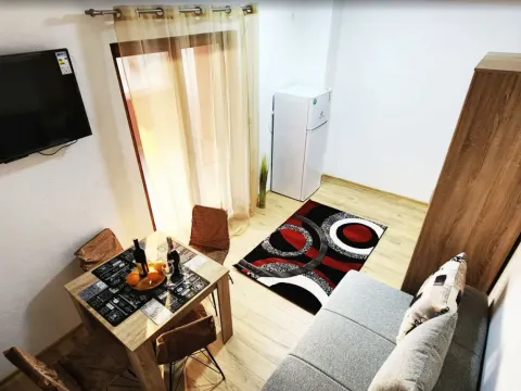 Rent, one bedroom apartment, 55m², Šušanj, Bar - image 10