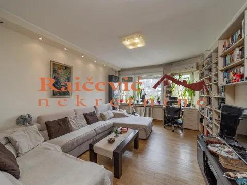 Prodaja, dvosoban stan, 70m², Novi Beograd Blok 23, Novi Beograd Sve Podlokacije - image 2