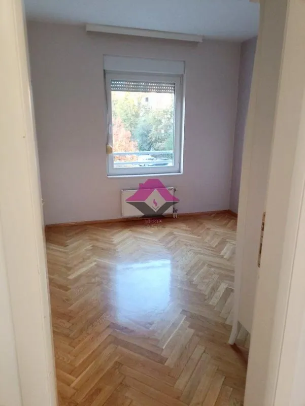 Izdavanje, trosoban stan, 70m², Bulevar Oslobodjenja, Novi Sad Sve Podlokacije