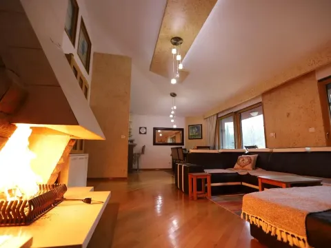 Prodaja, trosoban stan, 136m², Centar, Podgorica - image 8