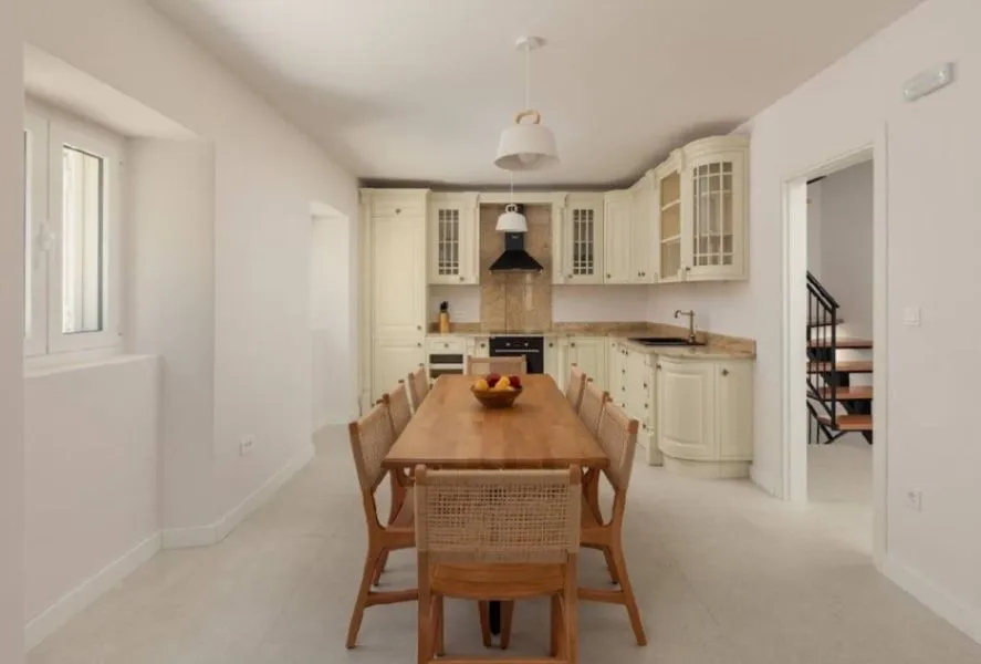Rent, house, 200m², Brajići, Budva