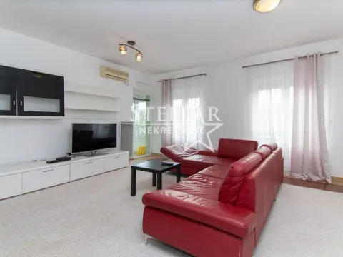 Izdavanje, dvosoban stan, 67m², Pobrežje, Podgorica - image 2