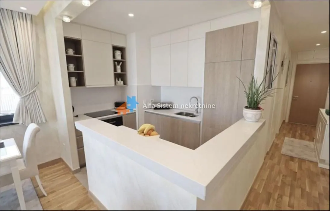 Rent, four bedroom apartment, 90m², Savski Venac, Beograd