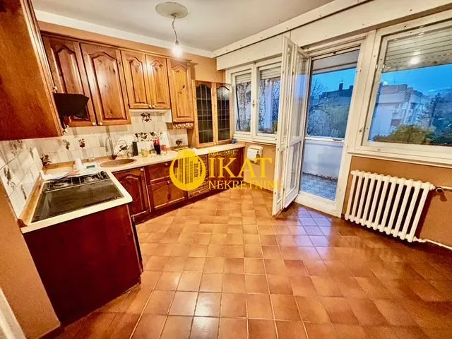 Rent, three bedroom apartment, 88m², Novi Beograd Blok 22, Novi Beograd Sve Podlokacije