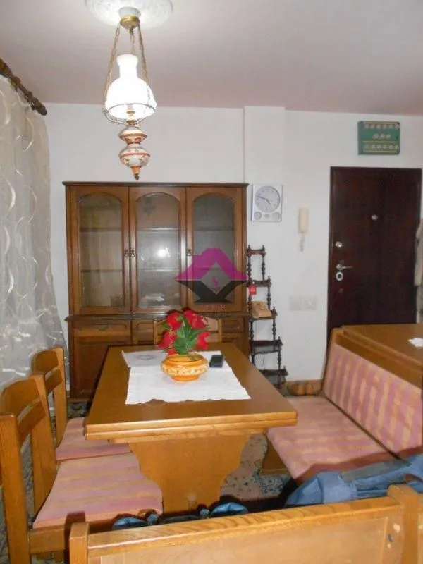 Izdavanje, trosoban stan, 75m², Cerak, Beograd