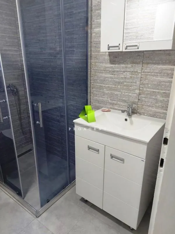 Izdavanje, dvosoban stan, 85m², Palilula, Niš