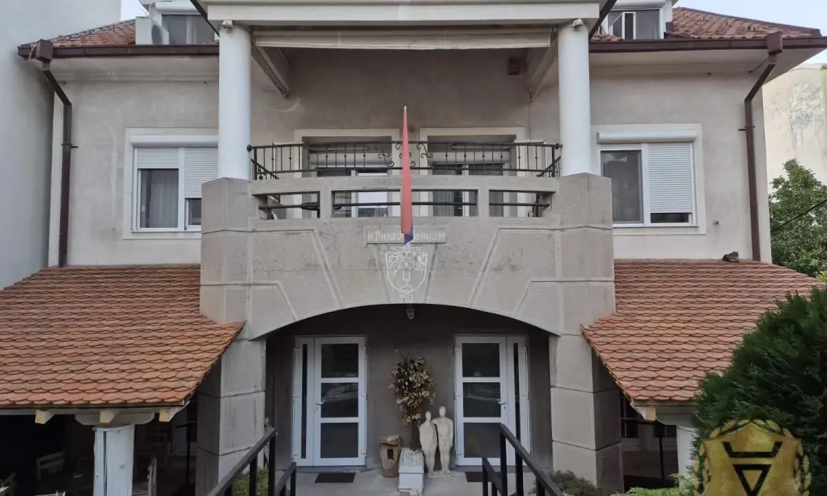 Izdavanje, kuća, 260m², Lion, Zvezdara Sve Podlokacije