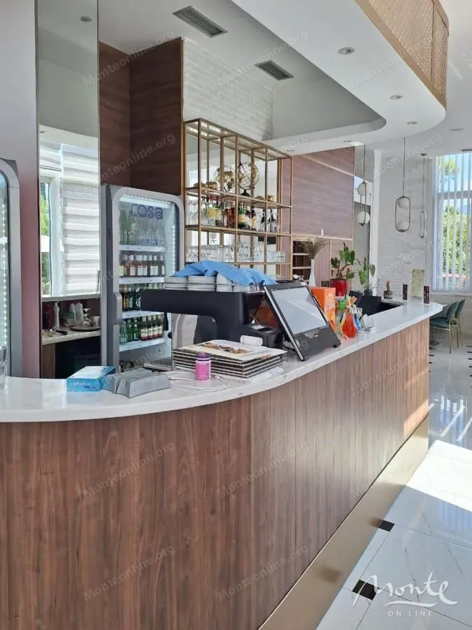 Sale, office space, 735m², Šušanj, Bar