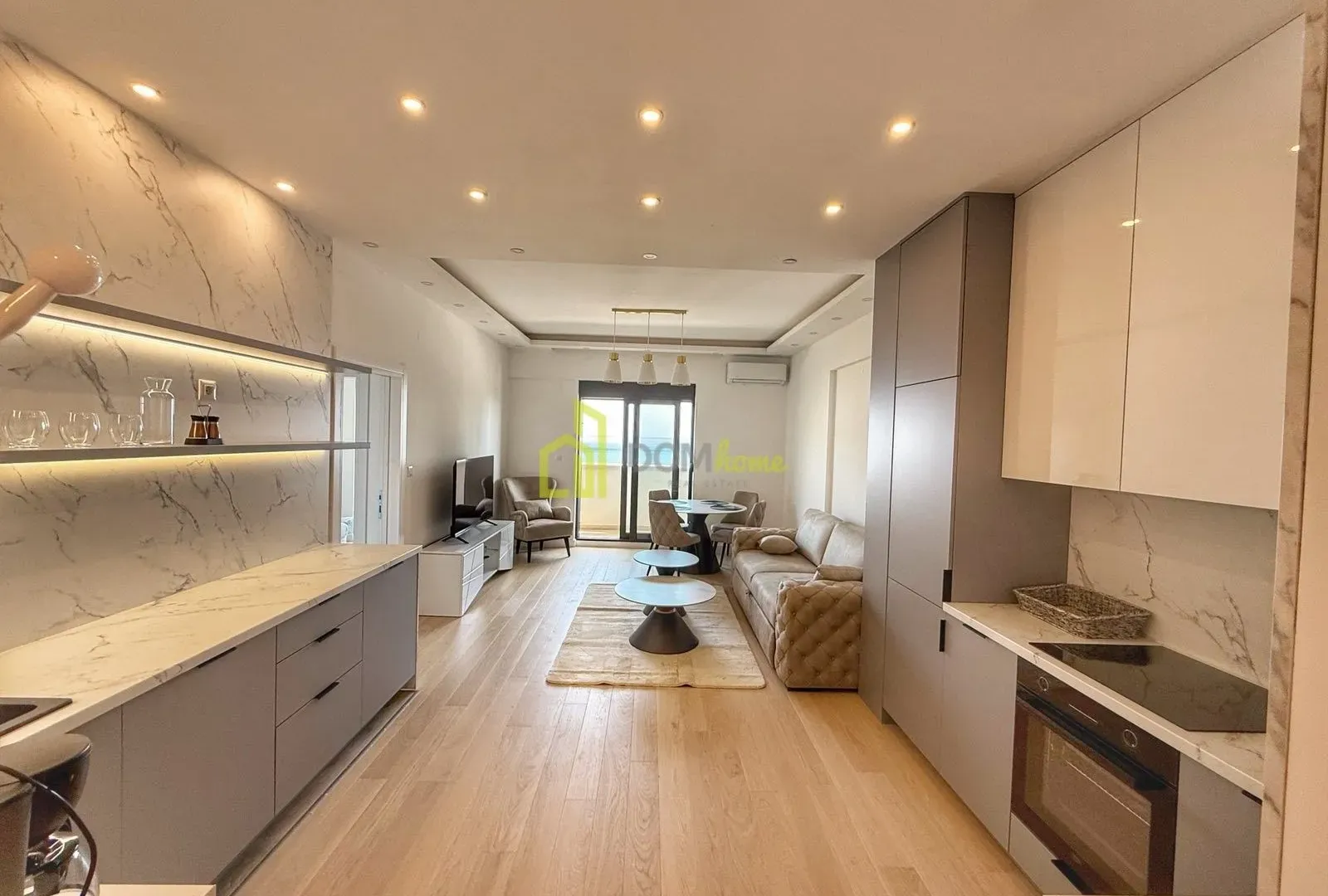 Izdavanje, dvosoban stan, 67m², Bečići, Budva