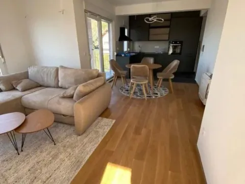 Izdavanje, dvosoban stan, 65m², Tivat, Crna Gora - image 3