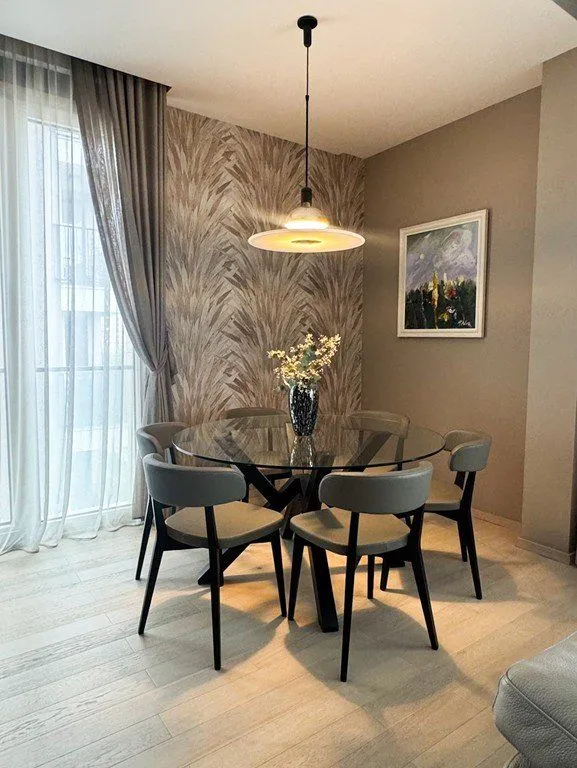 Izdavanje, dvosoban stan, 103m², Podgorica, Crna Gora