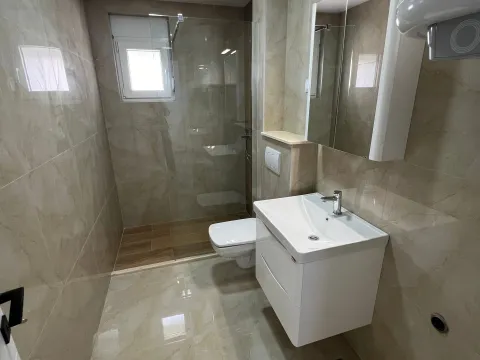 Rent, one bedroom apartment, 48m², Šušanj, Bar - image 10