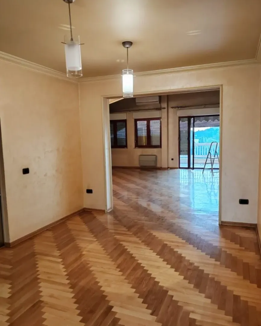 Prodaja, petosoban stan, 355m², Preko Morače, Podgorica