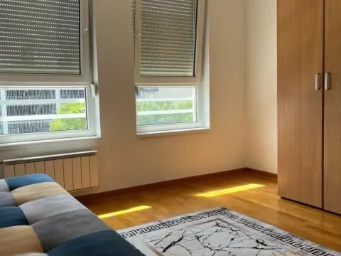 Izdavanje, dvosoban stan, 60m², Novi Beograd Blok 67, Novi Beograd Sve Podlokacije - image 3