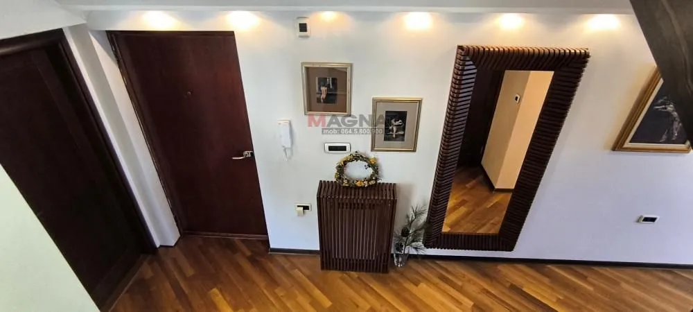 Prodaja, stan, 195m², Kalenić Pijaca, Vračar Sve Podlokacije
