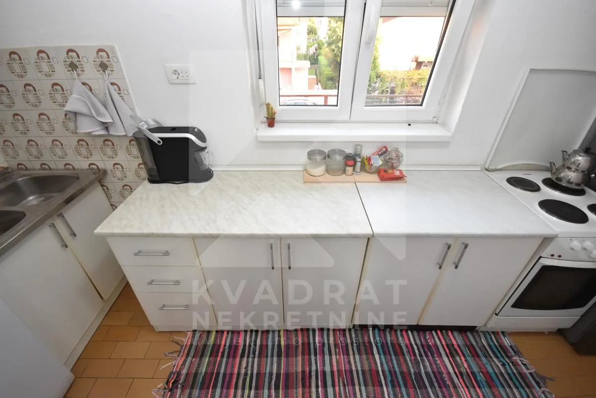 Izdavanje, trosoban stan, 100m², Stari Aerodrom, Podgorica