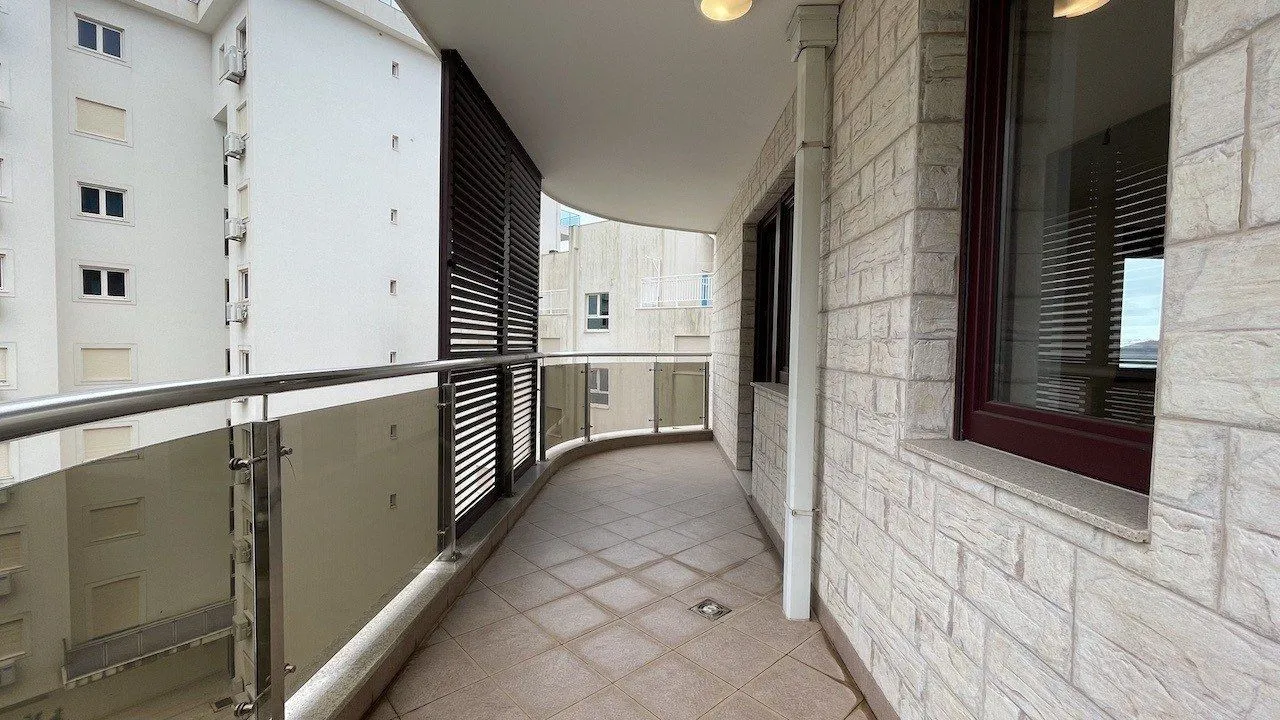 Prodaja, stan, 120m², Kamenovo, Budva
