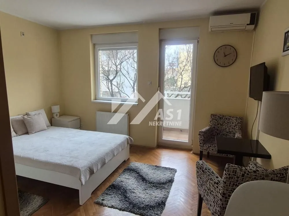 Izdavanje, stan, 24m², Grbavica, Novi Sad Sve Podlokacije