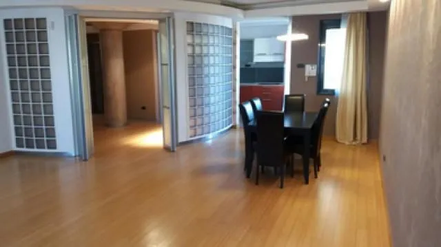 Izdavanje, četvorosoban stan, 180m², Vračar Sve Podlokacije, Beograd