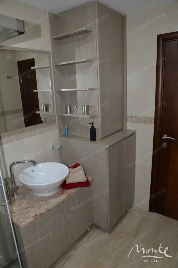 Prodaja, dvosoban stan, 110m², Donja Lastva, Tivat