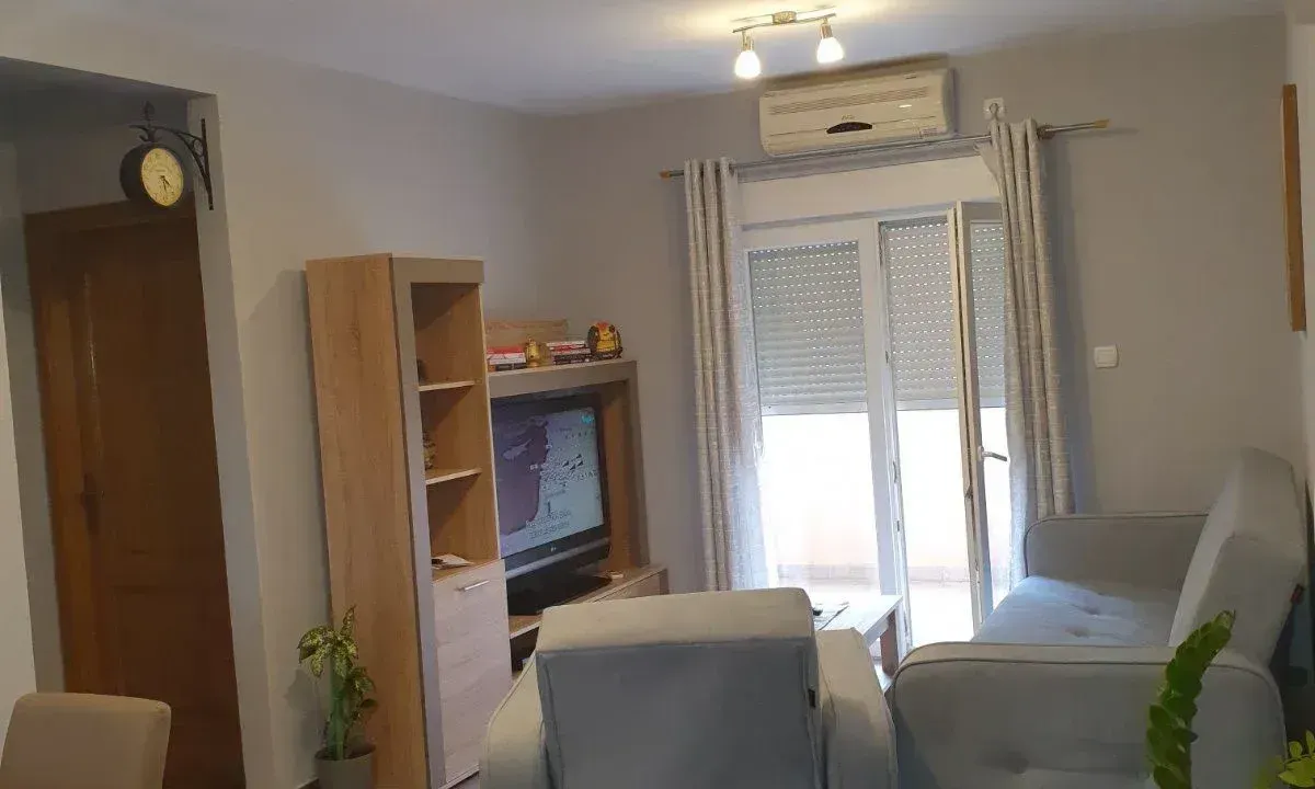 Izdavanje, stan, 46m², Tivat, Crna Gora