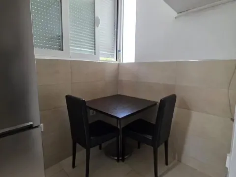 Izdavanje, stan, 73m², Centar, Podgorica - image 3