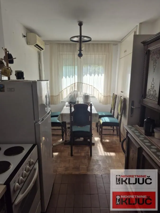 Prodaja, dvosoban stan, 60m², Novo naselje, Novi Sad