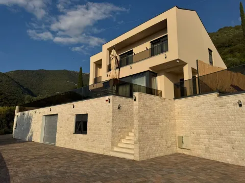 Izdavanje, kuća, 397m², Seljanovo, Tivat - image 20