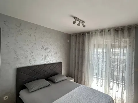 Rent, one bedroom apartment, 45m², City Kej, Podgorica - image 4
