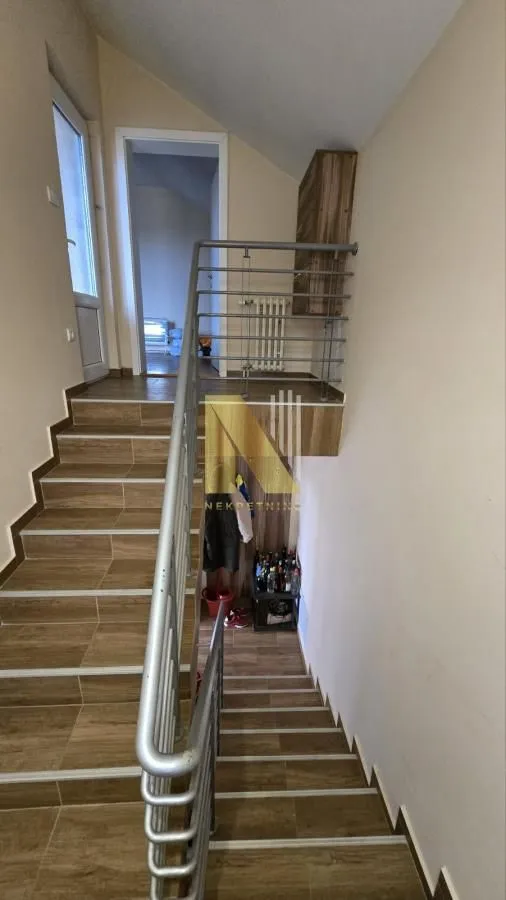 Prodaja, kuća, 151m², Rumenka, Novi Sad Sve Podlokacije