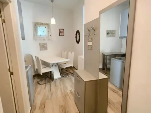 Sale, one bedroom apartment, 35m², Bečići, Budva - image 5