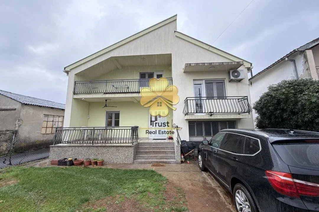 Rent, house, 200m², Tološi, Podgorica