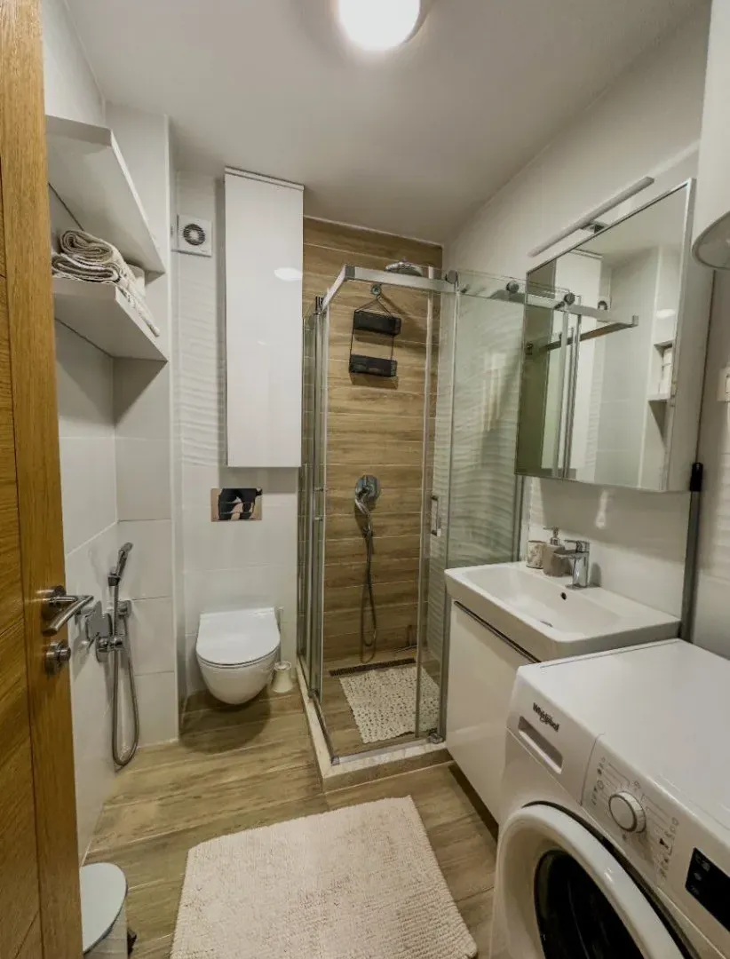 Izdavanje, jednosoban stan, 45m², Blok 9, Podgorica