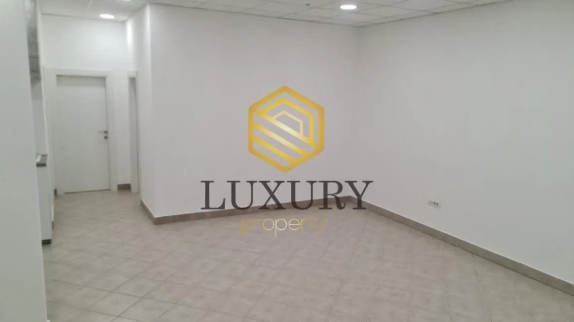 Izdavanje, poslovni prostor, 90m², Stari Aerodrom, Podgorica