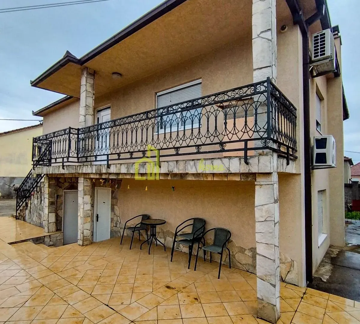 Sale, house, 220m², Masline, Podgorica