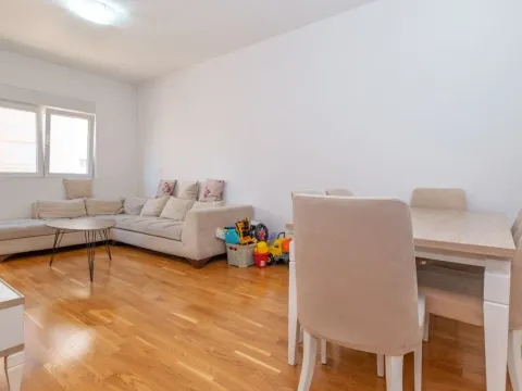 Prodaja, jednosoban stan, 48m², Tuški Put, Podgorica - image 2