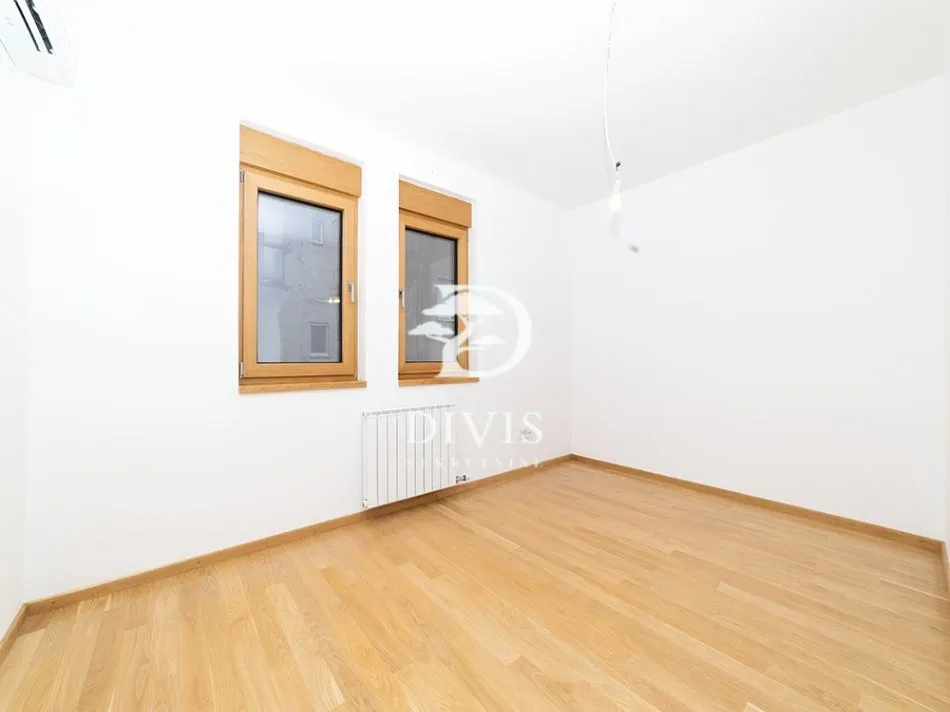 Sale, apartment, 73m², Neimar, Vračar Sve Podlokacije
