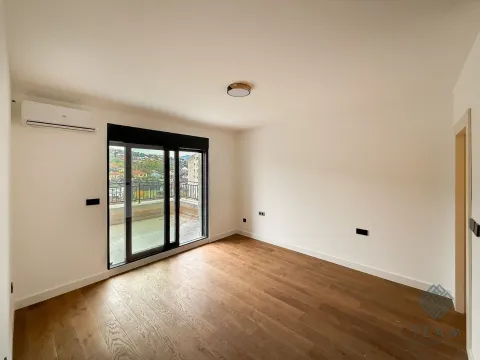 Izdavanje, trosoban stan, 163m², Preko Morače, Podgorica - image 9