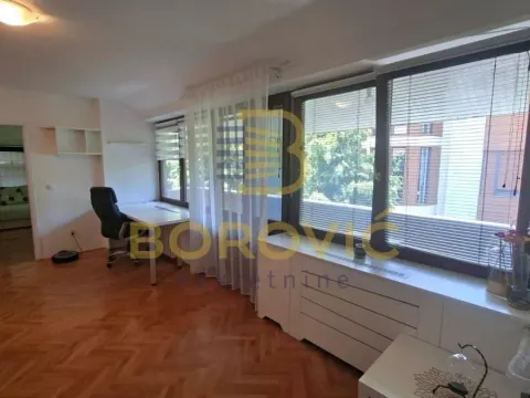 Izdavanje, trosoban stan, 100m², Senjak, Beograd - image 11