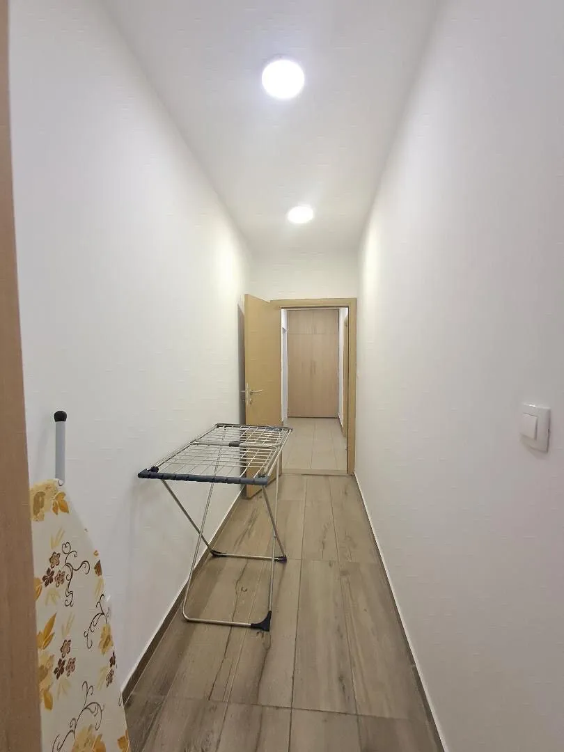 Izdavanje, dvosoban stan, 68m², Autobuska stanica, Podgorica