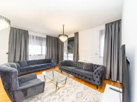 Izdavanje, trosoban stan, 130m², Dalmatinska ulica, Podgorica - image 17