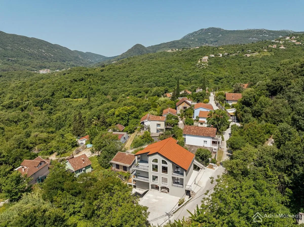 Prodaja, dvosoban stan, 103m², Herceg Novi, Crna Gora