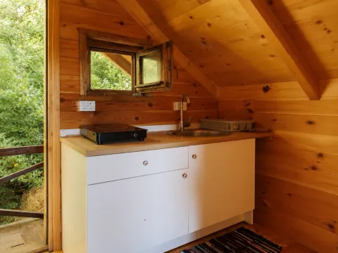 Rent, studio apartment, 20m², Pobrđe, Kotor - image 9