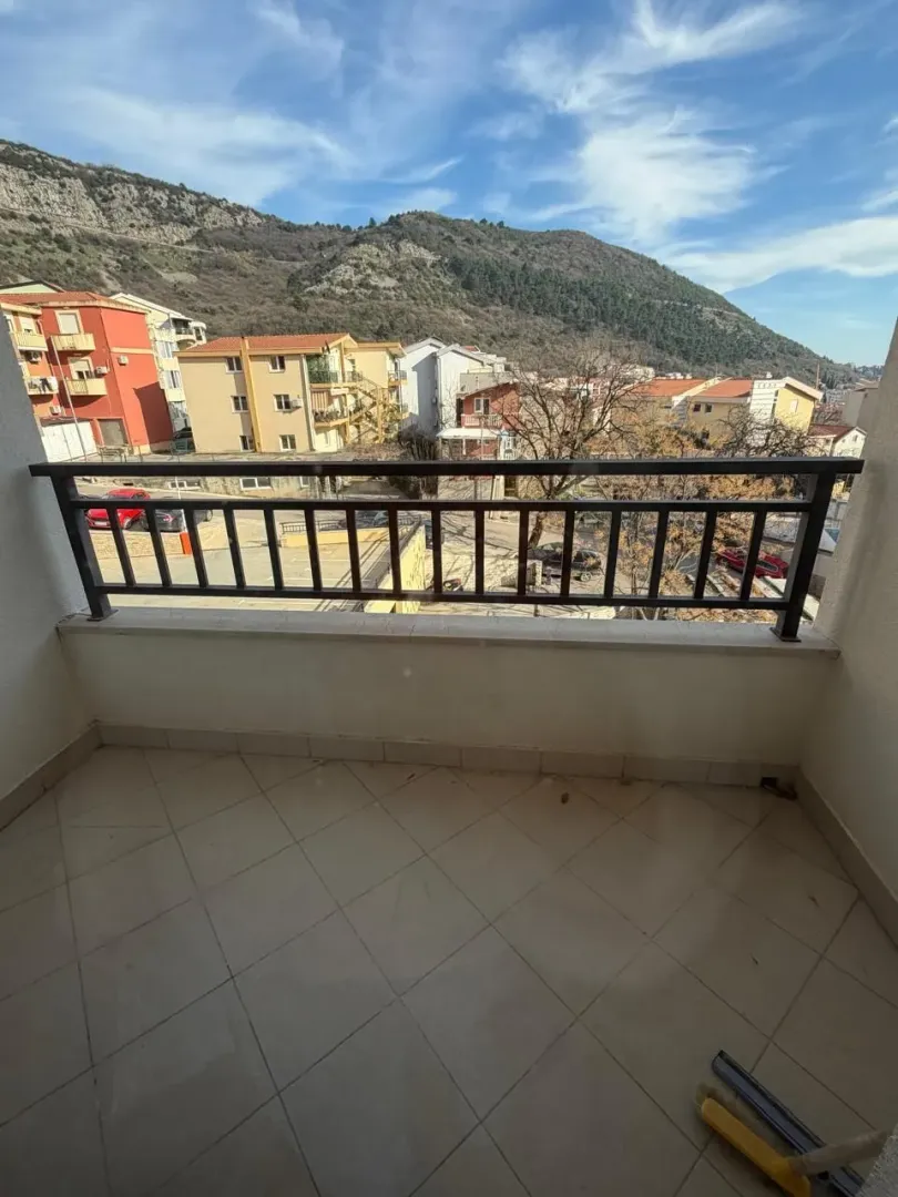 Rent, one bedroom apartment, 41m², Podmaine, Budva